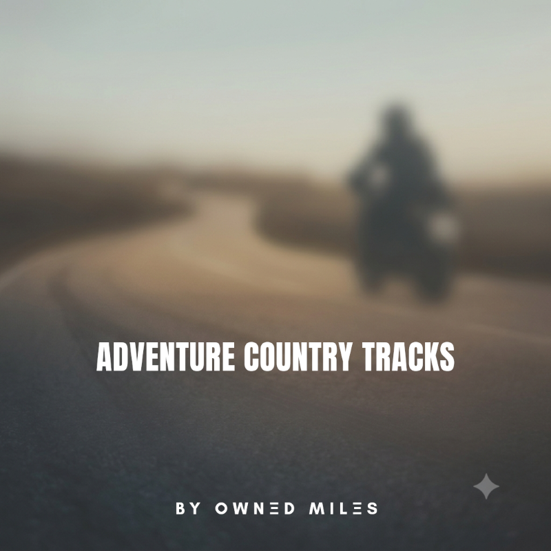 Titelbild der Rubrik "Adventure Country Tracks (ACT)", der Hintergrund besteht aus einem unscharfen Foto eines Motorrads auf einer Landstraße.